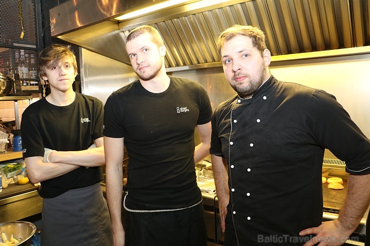 Travelnews.lv apmeklē un izgaršo Rīgas burgernīcu «Street Burgers» Blaumaņa ielā 218106