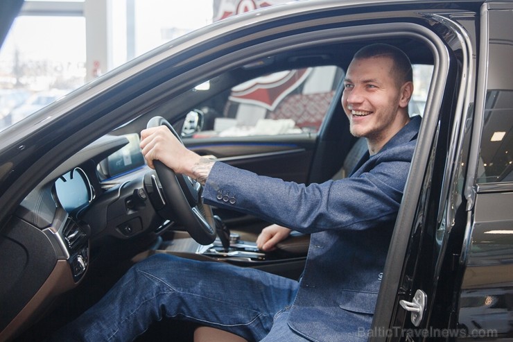 Restorāns «Hercogs» izklaidē jaunā BMW i3s un MINI Countryman Plug-in hibrīda interesentus un «Dinamo Rīga» zvaigznes Restorāns «Hercogs» izklaidē jaunā BMW i3s un MINI Countryman Plug-in hibrīda interesentus un «Dinamo Rīga» zvaigznes 218231
