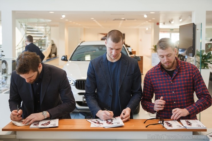 Restorāns «Hercogs» izklaidē jaunā BMW i3s un MINI Countryman Plug-in hibrīda interesentus un «Dinamo Rīga» zvaigznes Restorāns «Hercogs» izklaidē jaunā BMW i3s un MINI Countryman Plug-in hibrīda interesentus un «Dinamo Rīga» zvaigznes 218235