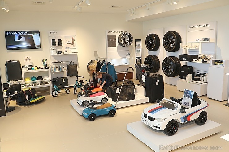 Restorāns «Hercogs» izklaidē jaunā BMW i3s un MINI Countryman Plug-in hibrīda interesentus un «Dinamo Rīga» zvaigznes Restorāns «Hercogs» izklaidē jaunā BMW i3s un MINI Countryman Plug-in hibrīda interesentus un «Dinamo Rīga» zvaigznes 218251