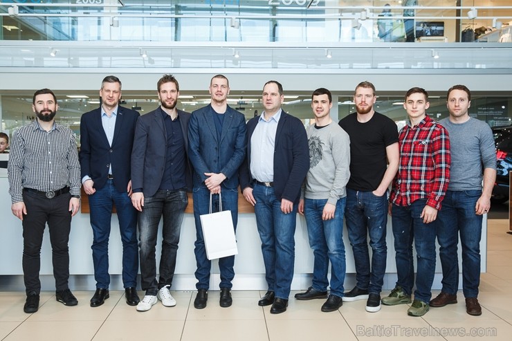 Restorāns «Hercogs» izklaidē jaunā BMW i3s un MINI Countryman Plug-in hibrīda interesentus un «Dinamo Rīga» zvaigznes Restorāns «Hercogs» izklaidē jaunā BMW i3s un MINI Countryman Plug-in hibrīda interesentus un «Dinamo Rīga» zvaigznes 218256