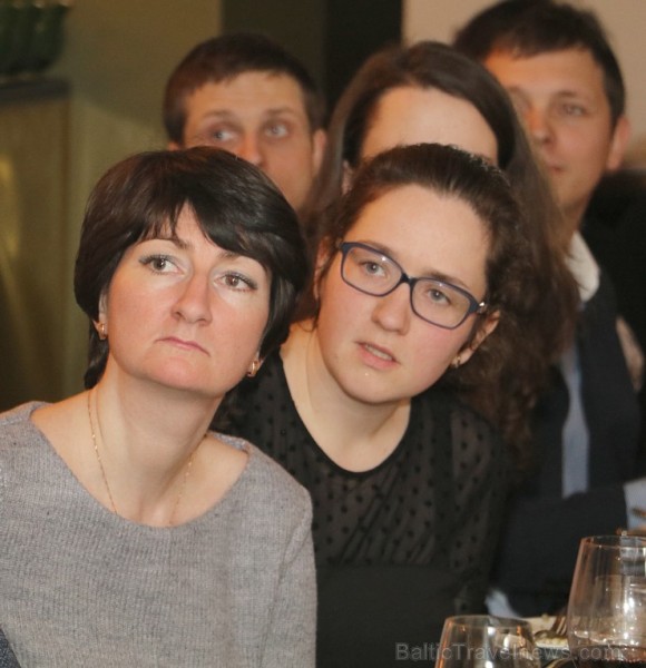 Ceļojumu tehnoloģiju uzņēmums «Travelport Latvia» aicina ceļojumu konsultantus sagaidīt pavasari ar EBRU mākslu Ceļojumu tehnoloģiju uzņēmums «Travelport Latvia» aicina ceļojumu konsultantus sagaidīt pavasari ar EBRU mākslu 218297