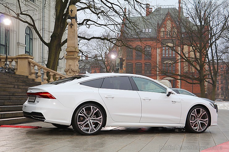 Latvijas Nacionālais mākslas muzejā jaunais «Audi A7 Sportback» prezentējas ar labāko šampanieti Latvijas Nacionālais mākslas muzejā jaunais «Audi A7 Sportback» prezentējas ar labāko šampanieti 218561