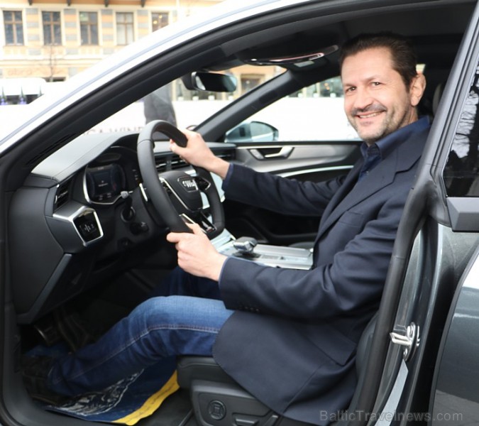 Latvijas Nacionālais mākslas muzejā jaunais «Audi A7 Sportback» prezentējas ar labāko šampanieti Latvijas Nacionālais mākslas muzejā jaunais «Audi A7 Sportback» prezentējas ar labāko šampanieti 218574
