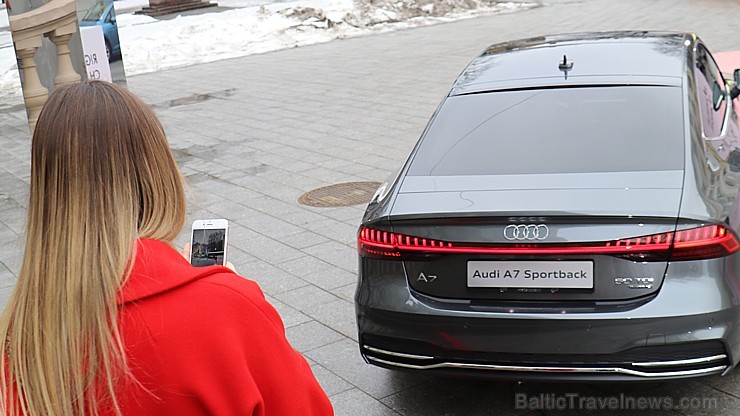 Latvijas Nacionālais mākslas muzejā jaunais «Audi A7 Sportback» prezentējas ar labāko šampanieti Latvijas Nacionālais mākslas muzejā jaunais «Audi A7 Sportback» prezentējas ar labāko šampanieti 218576