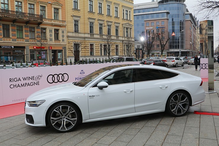 Latvijas Nacionālais mākslas muzejā jaunais «Audi A7 Sportback» prezentējas ar labāko šampanieti Latvijas Nacionālais mākslas muzejā jaunais «Audi A7 Sportback» prezentējas ar labāko šampanieti 218577