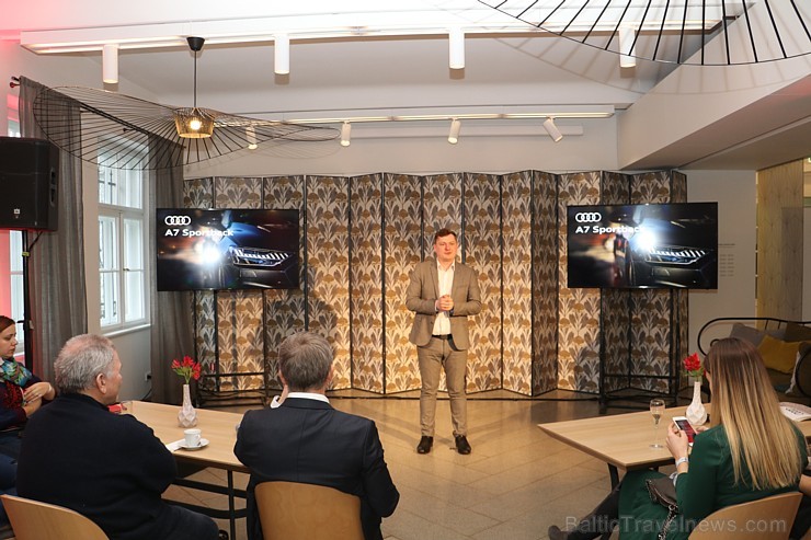 Latvijas Nacionālais mākslas muzejā jaunais «Audi A7 Sportback» prezentējas ar labāko šampānieti Latvijas Nacionālais mākslas muzejā jaunais «Audi A7 Sportback» prezentējas ar labāko šampānieti 218619