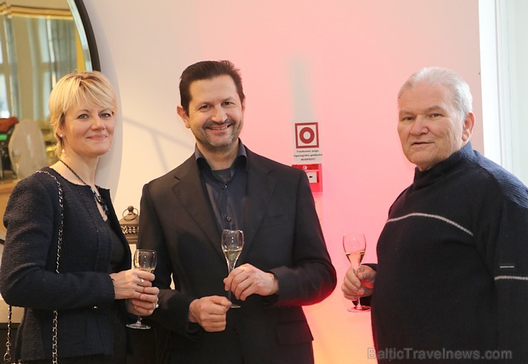 Latvijas Nacionālais mākslas muzejā jaunais «Audi A7 Sportback» prezentējas ar labāko šampānieti Latvijas Nacionālais mākslas muzejā jaunais «Audi A7 Sportback» prezentējas ar labāko šampānieti 218632