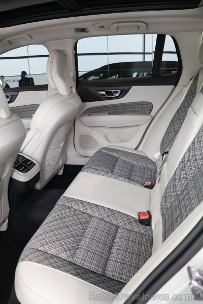 Latvijā 12.03.2018. tiek prezentēts jaunais un elegantais Volvo V60 218681