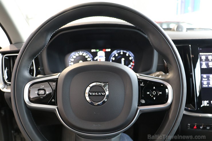 Latvijā 12.03.2018. tiek prezentēts jaunais un elegantais Volvo V60 218700