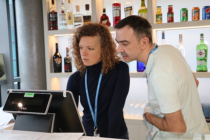 Travelnews.lv apmeklē restorānu - vīna bāru «Easy Wine» starptautiskajā lidostā «Rīga» 219812