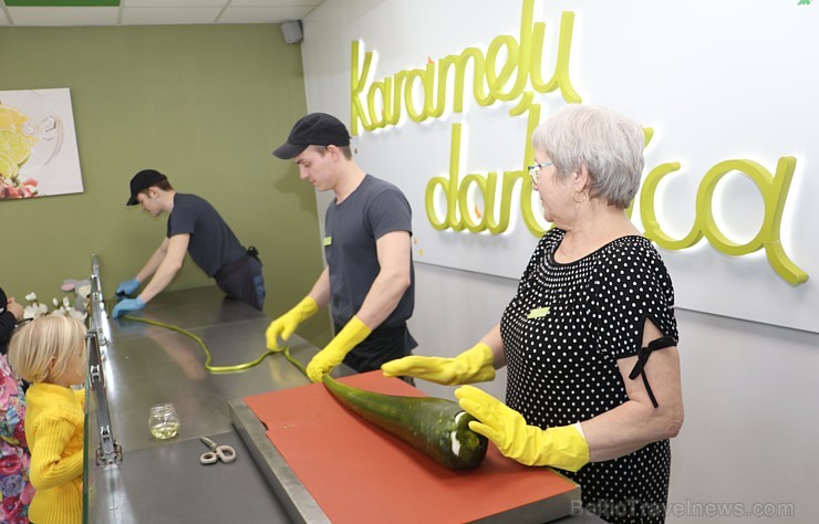 Travelnews.lv apmeklē garšīgu tūrisma objektu «Karameļu darbnīca» Jelgavā 219980