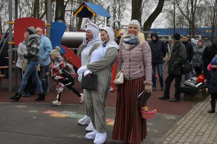 Jēkabpilī norisinās jautrs Lieldienu pasākums 220236