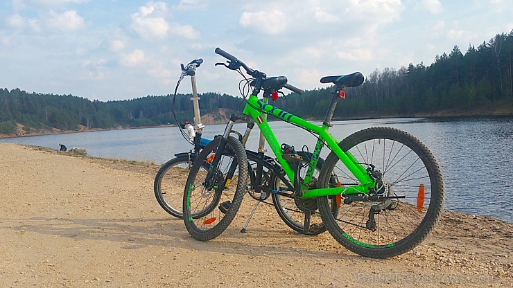 Travelnews.lv ar velosipēdiem izbrauc pavasarīgos Ogres Zilos kalnus 220953