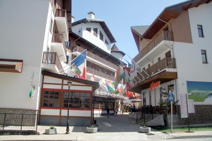 Travelnews.lv iepazīst «Rosa Khutor» pilsētiņu - kūrortu Sočos 221080