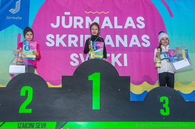 Latvijas aktīvakie cilvēki izbauda ikgadējos «Jūrmalas skriešanas svētkus» 221250