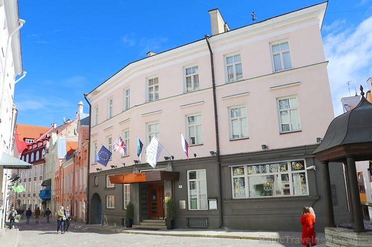 Travelnews.lv iepazīst Tallinas 5 zvaigžņu viesnīcas «Hotel St. Petersbourg» viesmīlību. Atbalsta: Hotel Schlössle Travelnews.lv iepazīst Tallinas 5 zvaigžņu viesnīcas «Hotel St. Petersbourg» viesmīlību. Atbalsta: Hotel Schlössle 221368