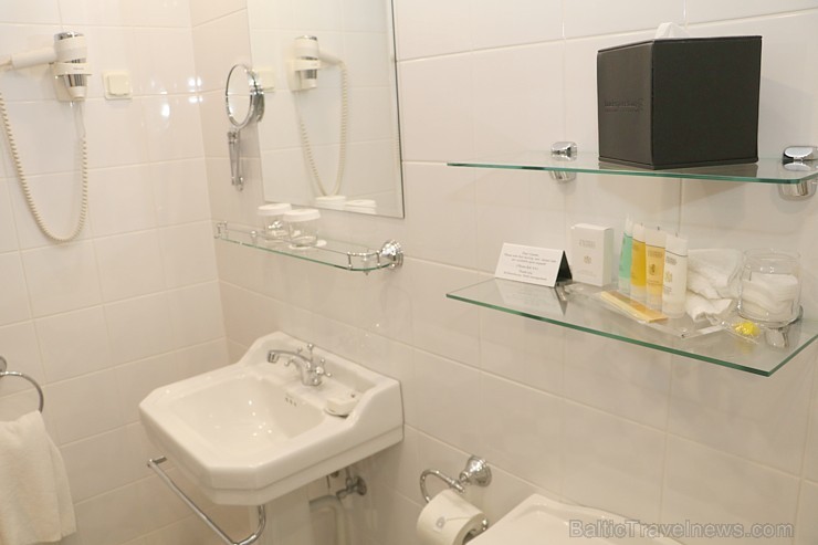 Travelnews.lv iepazīst Tallinas 5 zvaigžņu viesnīcas «Hotel St. Petersbourg» viesmīlību. Atbalsta: Hotel Schlössle Travelnews.lv iepazīst Tallinas 5 zvaigžņu viesnīcas «Hotel St. Petersbourg» viesmīlību. Atbalsta: Hotel Schlössle 221383
