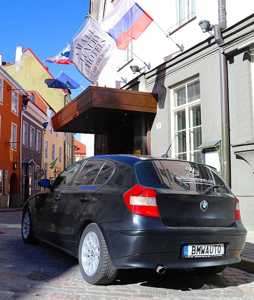 Travelnews.lv iepazīst Tallinas 5 zvaigžņu viesnīcas «Hotel St. Petersbourg» viesmīlību. Atbalsta: Hotel Schlössle Travelnews.lv iepazīst Tallinas 5 zvaigžņu viesnīcas «Hotel St. Petersbourg» viesmīlību. Atbalsta: Hotel Schlössle 221401