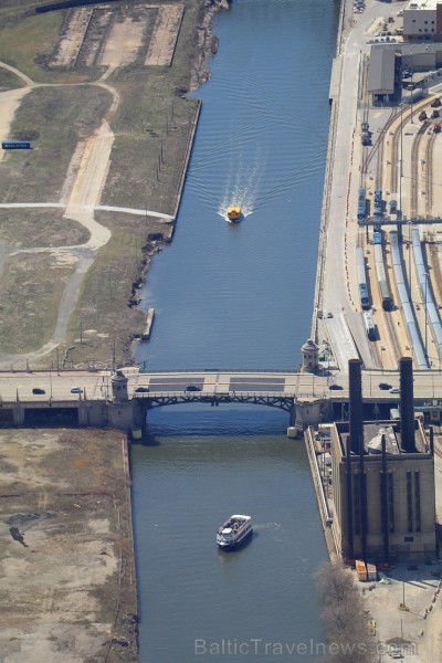 Travelnews.lv apmeklē Čikāgas augstākās ēkas Vilisa torņa skata platformu «Skydeck Chicago». Atbalsta: Finnair Travelnews.lv apmeklē Čikāgas augstākās ēkas Vilisa torņa skata platformu «Skydeck Chicago». Atbalsta: Finnair 221857