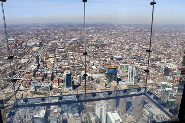 Travelnews.lv apmeklē Čikāgas augstākās ēkas Vilisa torņa skata platformu «Skydeck Chicago». Atbalsta: Finnair Travelnews.lv apmeklē Čikāgas augstākās ēkas Vilisa torņa skata platformu «Skydeck Chicago». Atbalsta: Finnair 221865