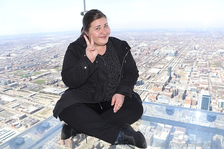 Travelnews.lv apmeklē Čikāgas augstākās ēkas Vilisa torņa skata platformu «Skydeck Chicago». Atbalsta: Finnair Travelnews.lv apmeklē Čikāgas augstākās ēkas Vilisa torņa skata platformu «Skydeck Chicago». Atbalsta: Finnair 221872