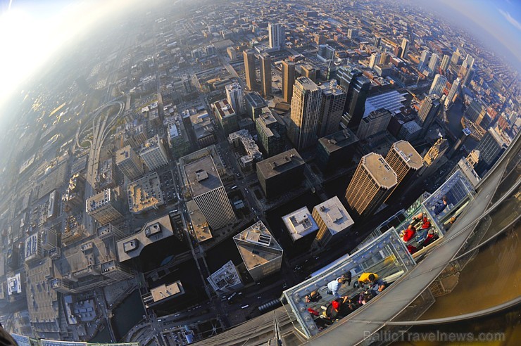 Travelnews.lv apmeklē Čikāgas augstākās ēkas Vilisa torņa skata platformu «Skydeck Chicago». Atbalsta: Finnair Travelnews.lv apmeklē Čikāgas augstākās ēkas Vilisa torņa skata platformu «Skydeck Chicago». Atbalsta: Finnair 221878