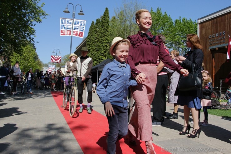 Ogrē notiek ikgadējais Tvīda brauciens 222105