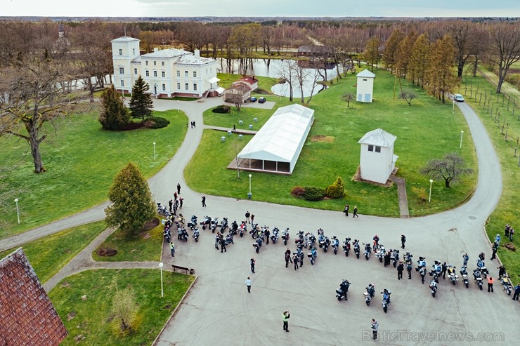 Par godu Latvijas valsts simtgadei, 100 motociklisti dodas braucienā cauri Latvijai 222140