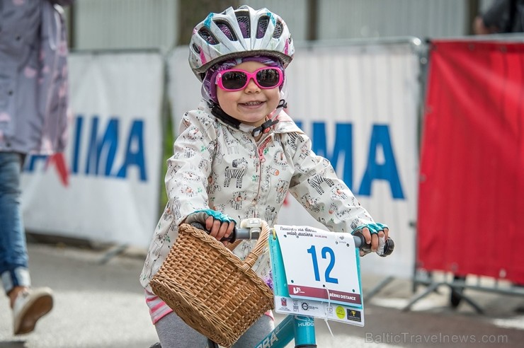 Svētku noskaņās Jūrmalā  aizvadīts Neatkarības dienas velobrauciens 222276