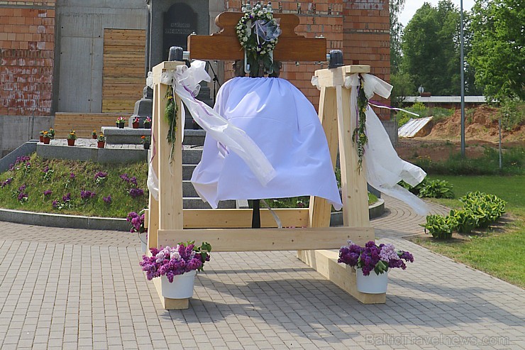 Ikšķilē svinīgi iesvēta Ikšķiles sv.Meinarda Romas katoļu baznīcas zvanu 223275