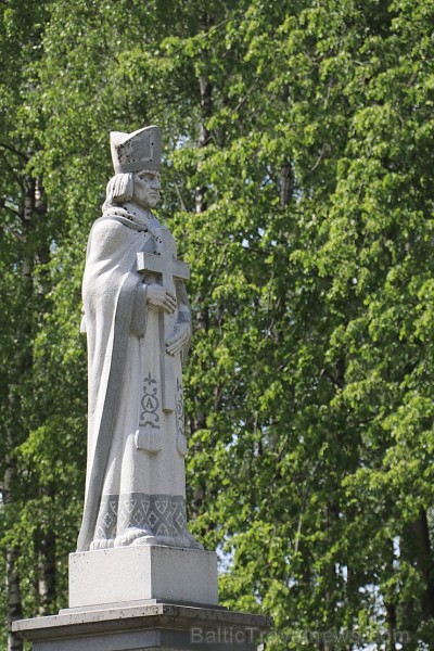 Ikšķilē svinīgi iesvēta Ikšķiles sv.Meinarda Romas katoļu baznīcas zvanu 223339