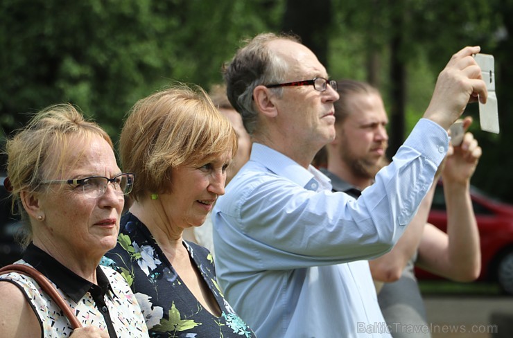 Ikšķilē svinīgi iesvēta Ikšķiles sv.Meinarda Romas katoļu baznīcas zvanu 223362