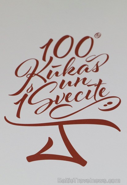 Recepšu grāmata «100 kūkas un 1 svecīte» noderēs katrai svētku galda saimniecei 223374
