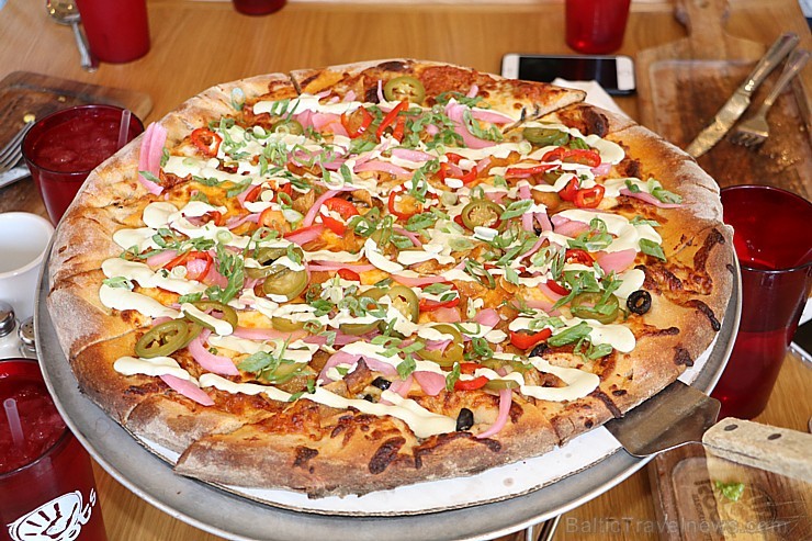 Travelnews.lv apmeklē alus brūzi «Empirical Brewery» un picēriju «Roots Pizza» Čikāgā. Atbalsta: Finnair Travelnews.lv apmeklē alus brūzi «Empirical Brewery» un picēriju «Roots Pizza» Čikāgā. Atbalsta: Finnair 223487