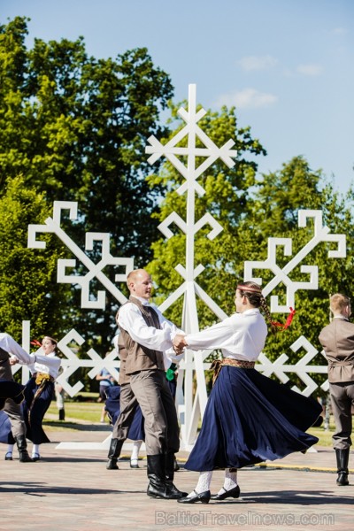 753. dzimšanas dienā Jelgavas iedzīvotāji un viesi varēja baudīt plašu izklaides un kultūras programu 753. dzimšanas dienā Jelgavas iedzīvotāji un viesi varēja baudīt plašu izklaides un kultūras programu 223985