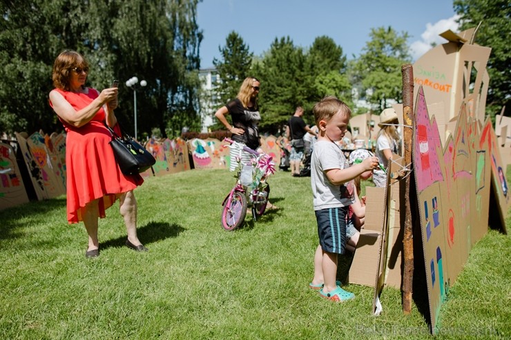 753. dzimšanas dienā Jelgavas iedzīvotāji un viesi varēja baudīt plašu izklaides un kultūras programu 753. dzimšanas dienā Jelgavas iedzīvotāji un viesi varēja baudīt plašu izklaides un kultūras programu 224015