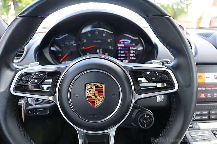 Travelnews.lv apceļo Latgali ar sportisko Porsche 718 Cayman 224064