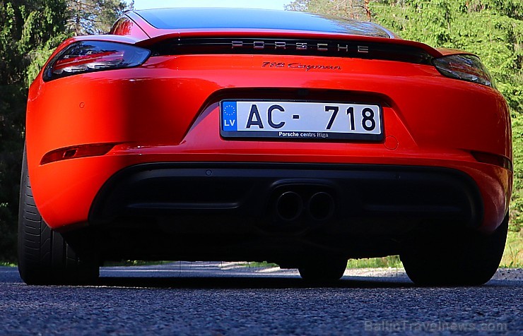 Travelnews.lv apceļo Latgali ar sportisko Porsche 718 Cayman 224094