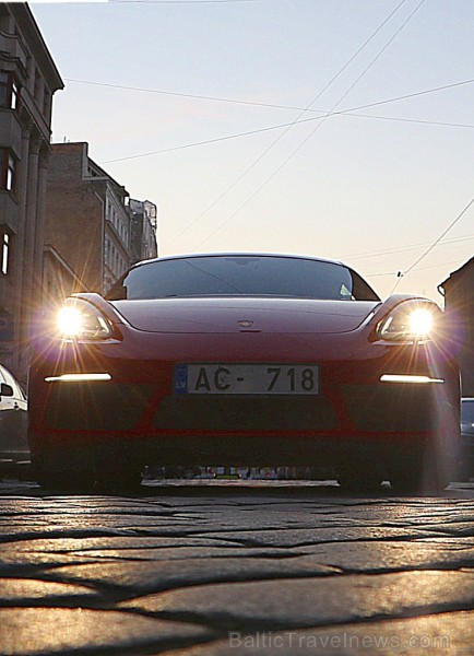 Travelnews.lv apceļo Latgali ar sportisko Porsche 718 Cayman 224097