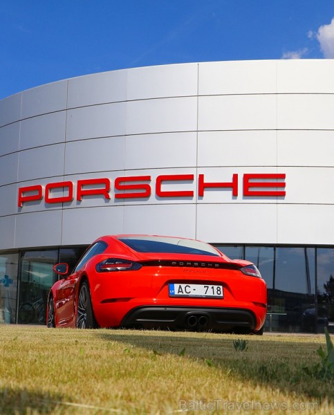 Travelnews.lv apceļo Latgali ar sportisko Porsche 718 Cayman 224098