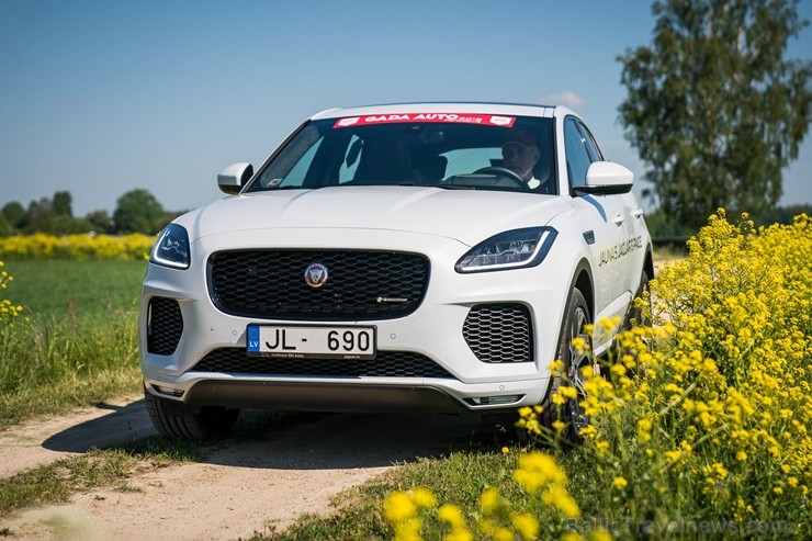 Turaidā izmēģina pirmos 11 «Latvijas Gada auto 2019»  konkursam pieteiktos automobiļus 224367