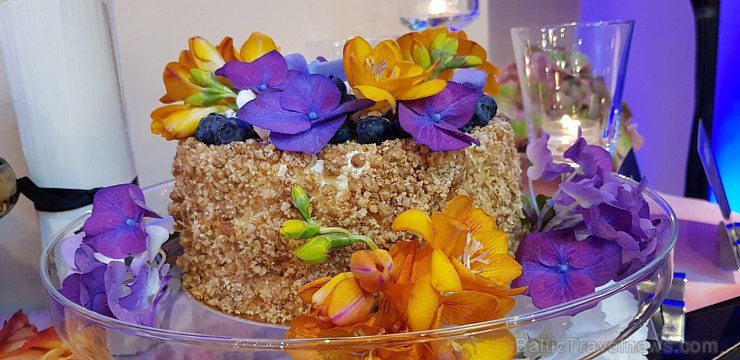Travelnews.lv piedāvā dažus fotomirkļus no grandiozās Rīgas 5 zvaigžņu viesnīcas «Grand Poet by Semarah Hotels» atklāšanas 31.05.2018. Foto: Samsung N Travelnews.lv piedāvā dažus fotomirkļus no grandiozās Rīgas 5 zvaigžņu viesnīcas «Grand Poet by Semarah Hotels» atklāšanas 31.05.2018. Foto: Samsung N 224417