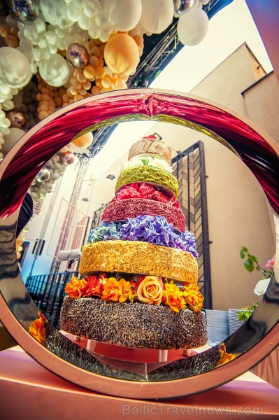 Travelnews.lv piedāvā dažus fotomirkļus no grandiozās Rīgas 5 zvaigžņu viesnīcas «Grand Poet by Semarah Hotels» atklāšanas. Foto: Grand Poet Hotel 224507