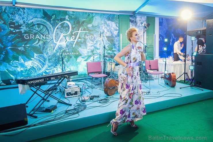 Travelnews.lv piedāvā dažus fotomirkļus no grandiozās Rīgas 5 zvaigžņu viesnīcas «Grand Poet by Semarah Hotels» atklāšanas. Foto: Grand Poet Hotel Travelnews.lv piedāvā dažus fotomirkļus no grandiozās Rīgas 5 zvaigžņu viesnīcas «Grand Poet by Semarah Hotels» atklāšanas. Foto: Grand Poet Hotel 224524