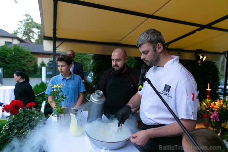 Jūrmalā 31.05.2108. ir atklāts ar vērienu jauns restorāns «Simmer» 224615