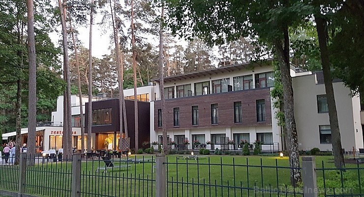 Jūrmalā 31.05.2108. ir atklāts ar vērienu jauns restorāns «Simmer» 224625