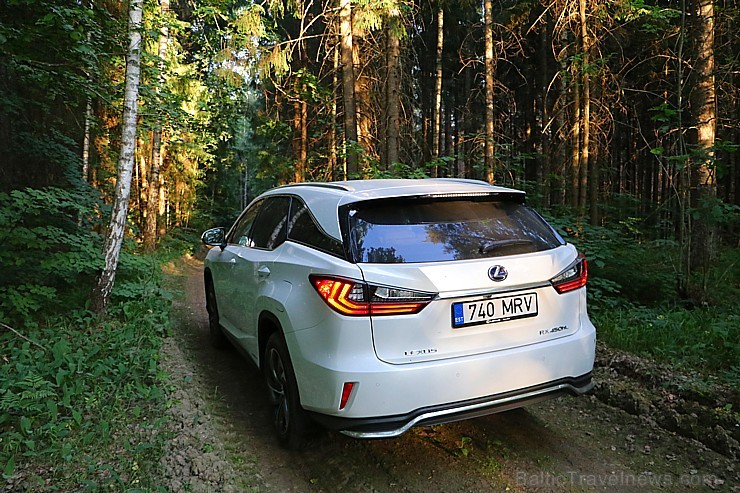 Travelnews.lv ar jauno 7-vietīgo «Lexus RX 450hL» apceļo Jelgavu, Jūrmalu, Talsus un Rīgu 224728