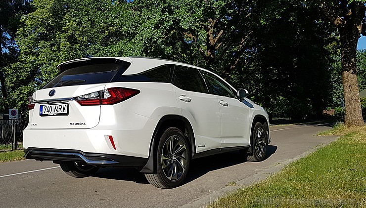 Travelnews.lv ar jauno 7-vietīgo «Lexus RX 450hL» apceļo Jelgavu, Jūrmalu, Talsus un Rīgu 224737
