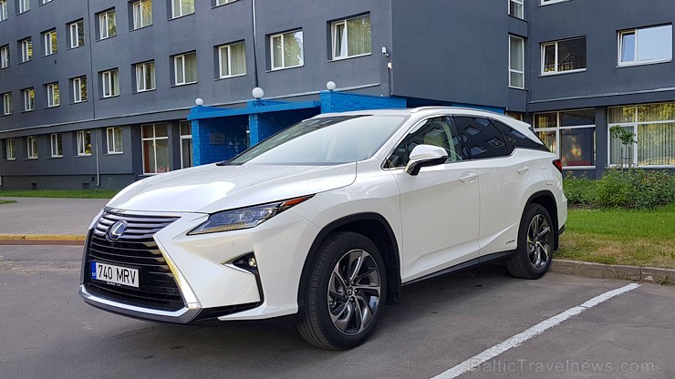 Travelnews.lv ar jauno 7-vietīgo «Lexus RX 450hL» apceļo Jelgavu, Jūrmalu, Talsus un Rīgu 224738